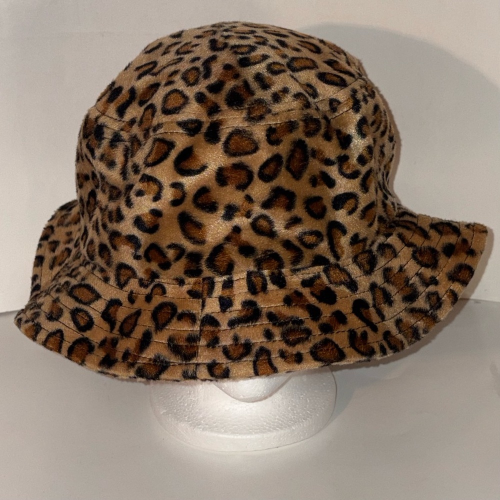 URBAN OUTFITTERS ALTERNATIVE LEOPARD PRINT WOMENS BUCKET HAT SIZE ALL/ONE SIZE